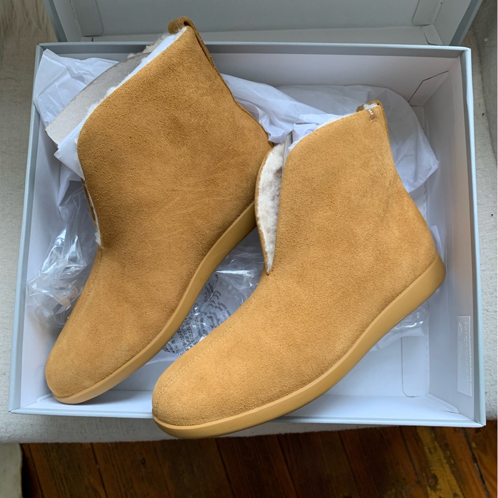 Everlane ReNew Shearling Slipper Boots